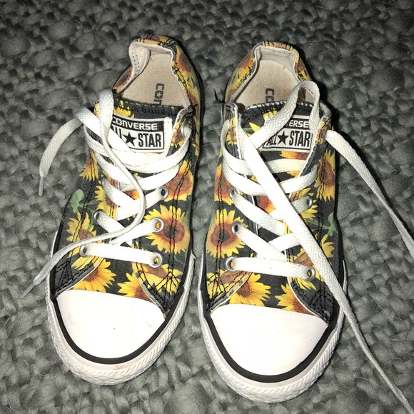 girls white converse size 3
